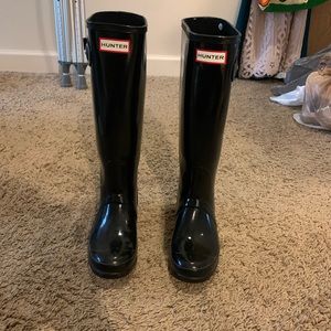 LIKE NEW HUNTER BOOTS